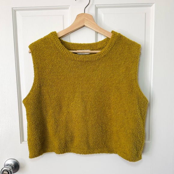 NATURAL LIFE Sweaters - Natural Life Sleeveless Chenille Crop Sweater Vest Yellow Green Top Size L